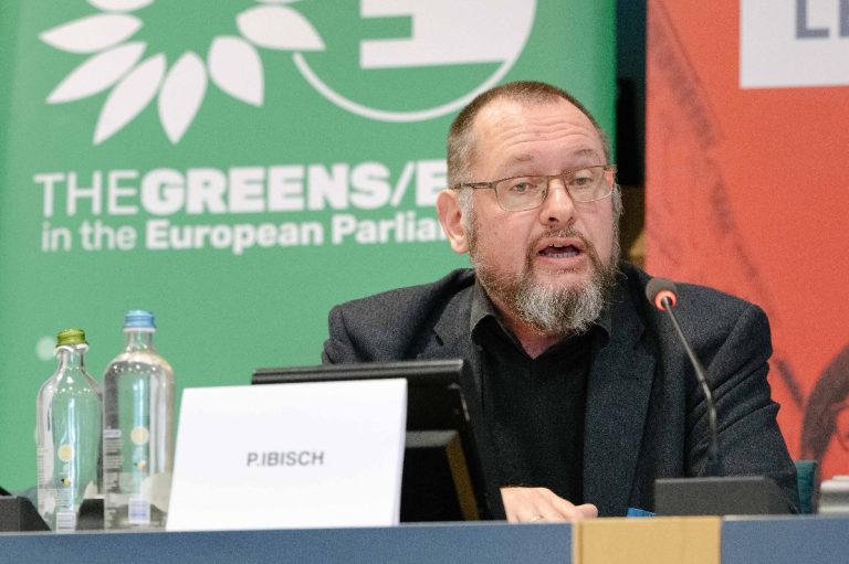 Pierre Ibisch bei der Veranstaltung FROM MYTHS TO SCIENCE – FOREST POLICIES ON TRIAL, 8.12.2022 © Jules Toulet Pierre Ibisch bei der Veranstaltung FROM MYTHS TO SCIENCE – FOREST POLICIES ON TRIAL, 8.12.2022 © Jules Toulet
