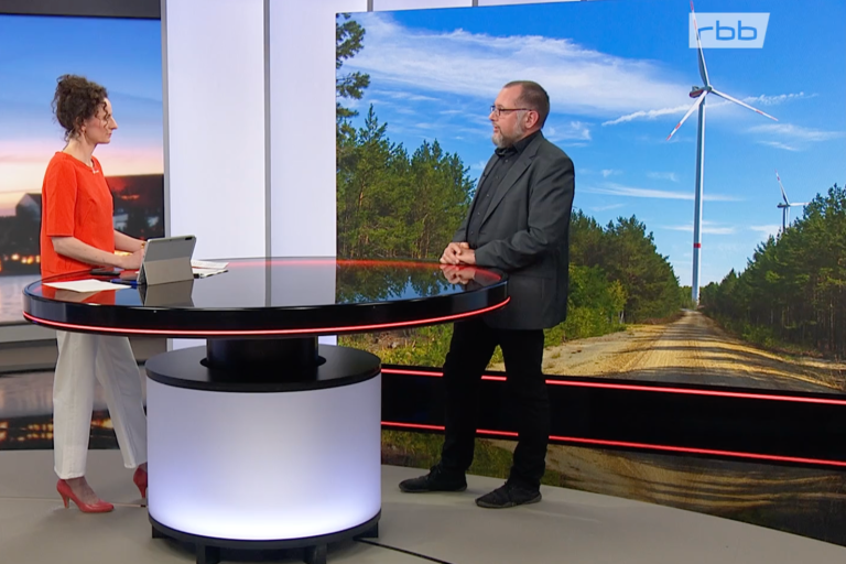 Pierre Ibisch im Interview bei rbb Brandenburg Aktuell zum geplanten Windpark im Naturpark Dahme-Heideseen in Brandenburg, 13.7.2025 Pierre Ibisch im Interview bei rbb Brandenburg Aktuell zum geplanten Windpark im Naturpark Dahme-Heideseen in Brandenburg, 13.7.2025